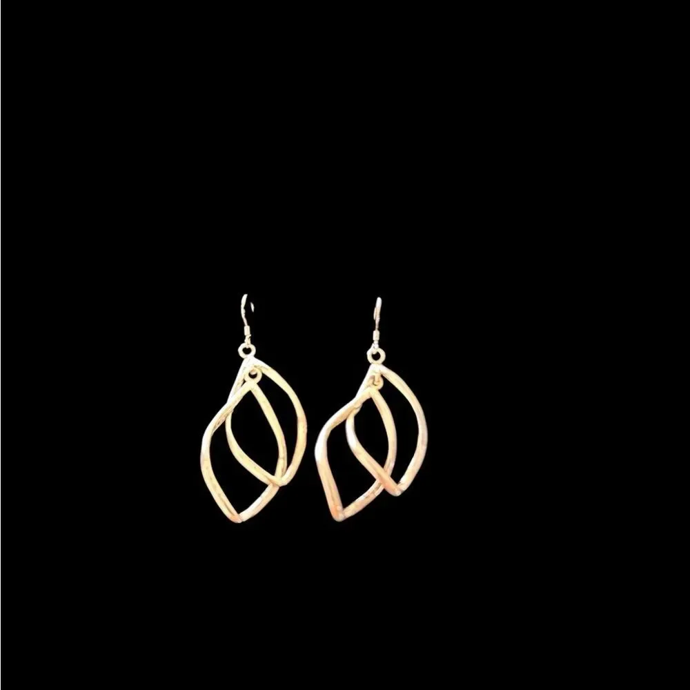 49E - Elegant Gold Leaf Earrings‎